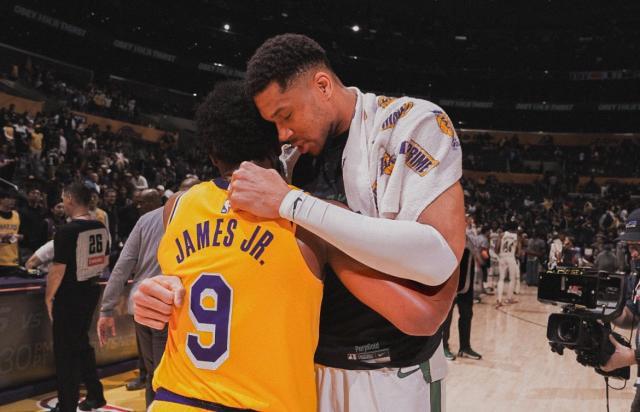 开云·体育app中国官方网站开云-爆发！布朗尼17+5比肩魔术师 雷迪克：他是NBA球员