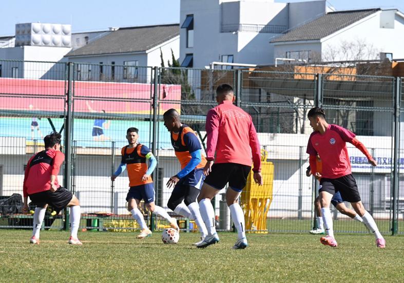 开云·体育 kaiyun 官方网站_kaiyun sports-3-2 2-1!玉昆击败功夫,英博击败亚泰两连胜 刘逸进球为留队加分