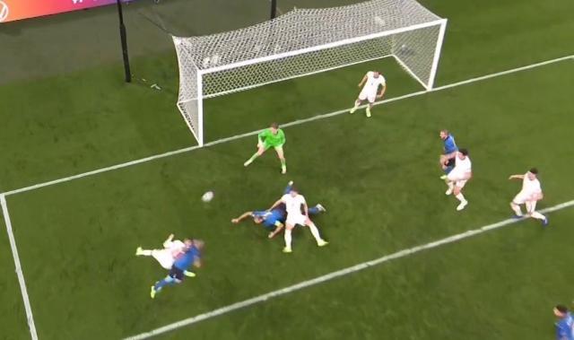 开云·体育 kaiyun 官方网站_kaiyun sports-【欧洲杯】博努奇追平 英格兰3替补失点 意大利夺冠