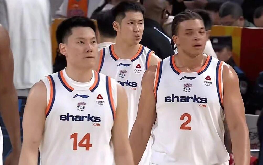 中国kaiyun·体育官方网站-上海男篮14连胜,卢伟赛后发言体现智慧,洛夫顿引卢伟不满被喷!